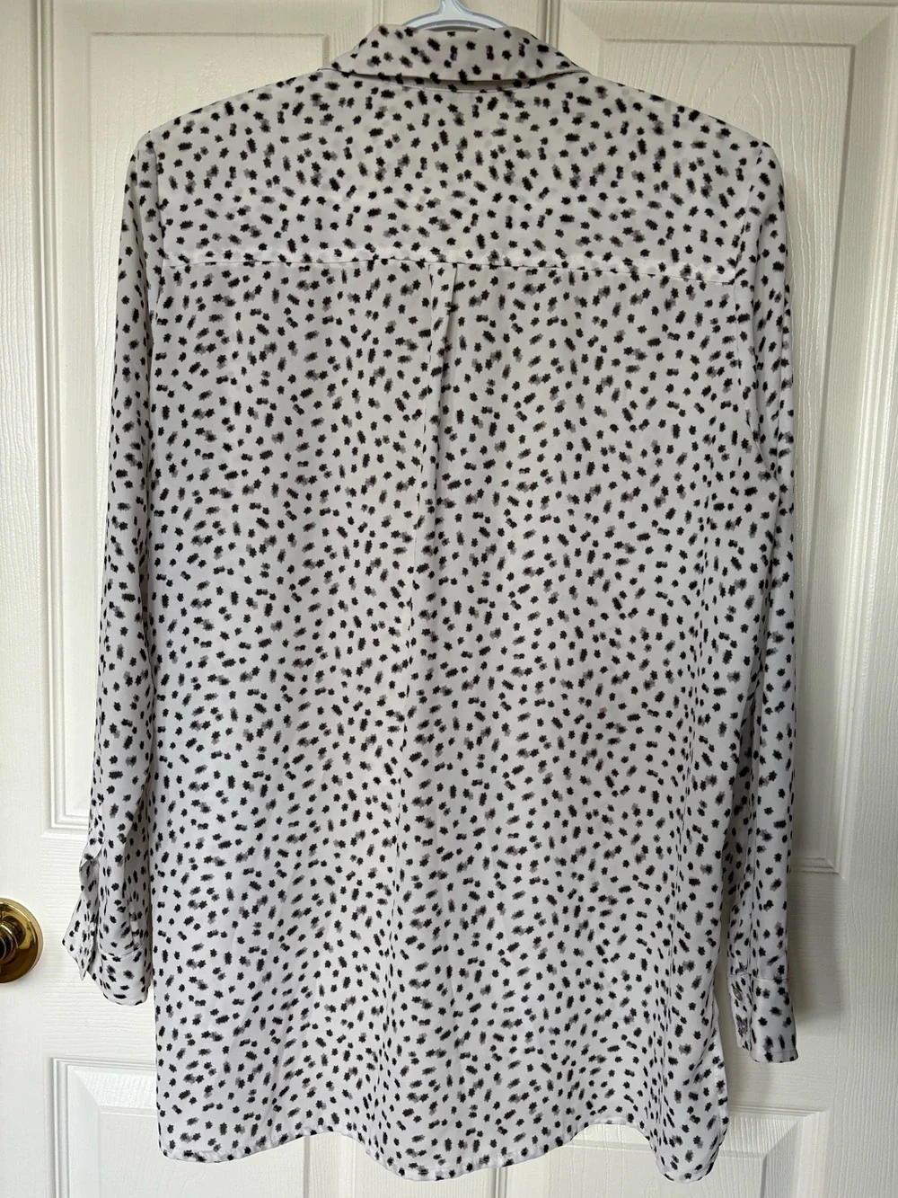 H&M Women's Size 6 White Black Spotted Long Sleeve Button Up High Low Blouse - Picture 2 of 6